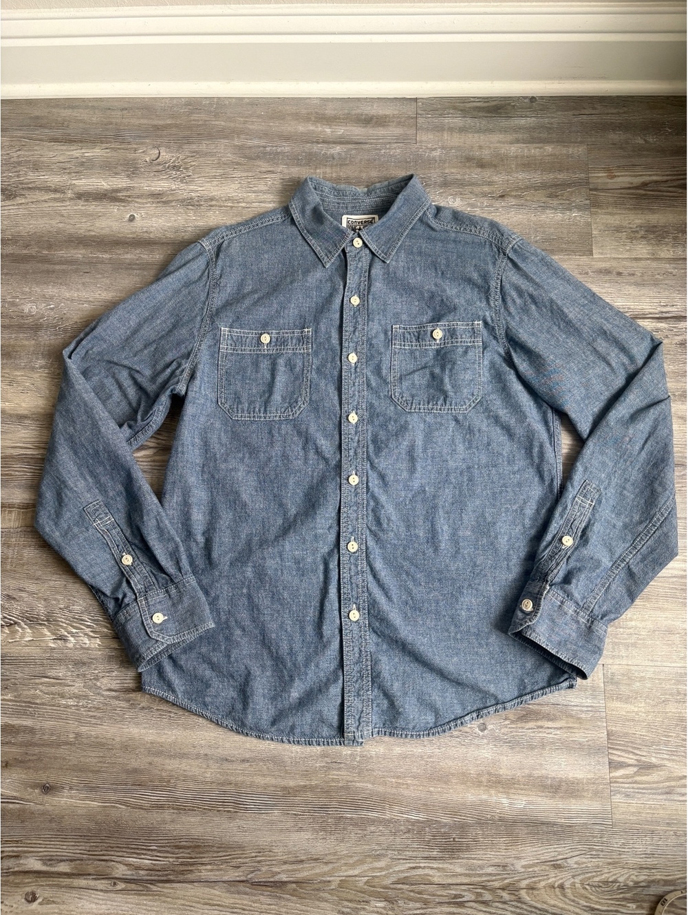 Converse One Star Men’s Medium Chambray Denim Button Down Shirt Blue Long Sleeve